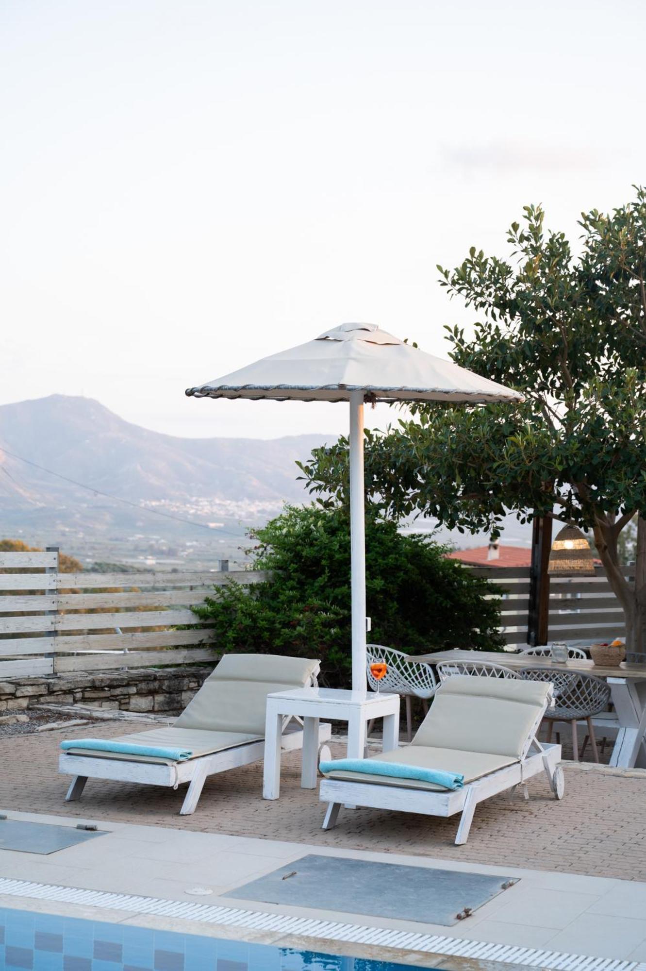 Carob Villa Moirai ภายนอก รูปภาพ